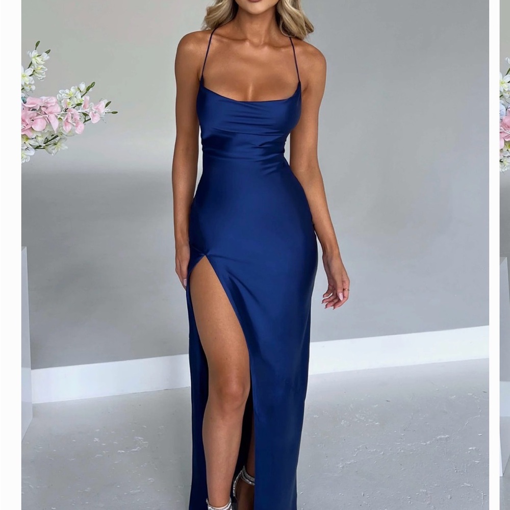 Sleek Backless Blue Evening Dress